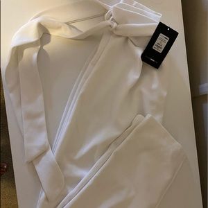 High waisted pants that tie.